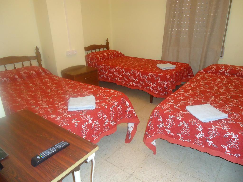 Hotel Pension Mode Lleida Phòng bức ảnh