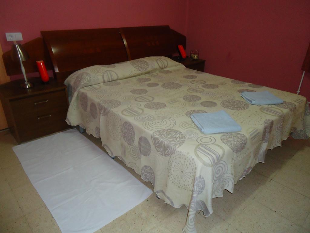 Hotel Pension Mode Lleida Ngoại thất bức ảnh