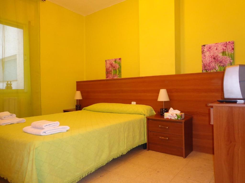 Hotel Pension Mode Lleida Phòng bức ảnh