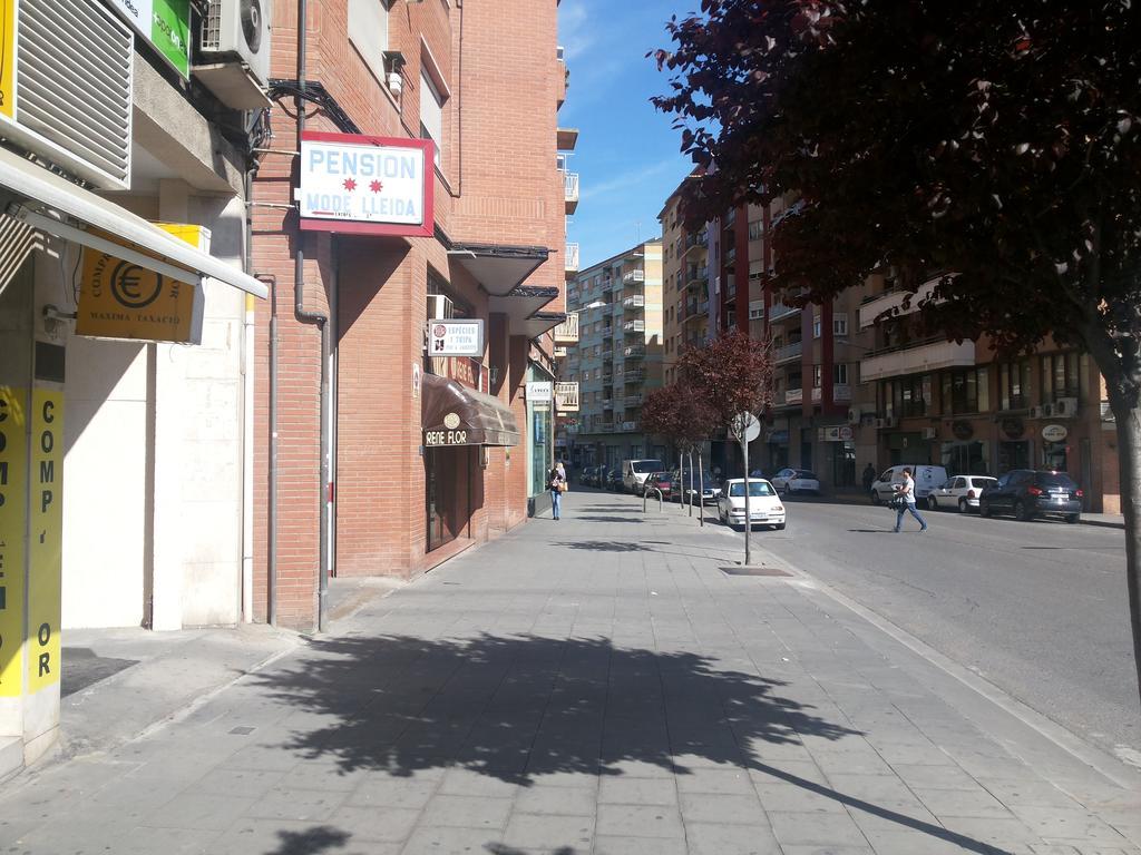 Hotel Pension Mode Lleida Ngoại thất bức ảnh