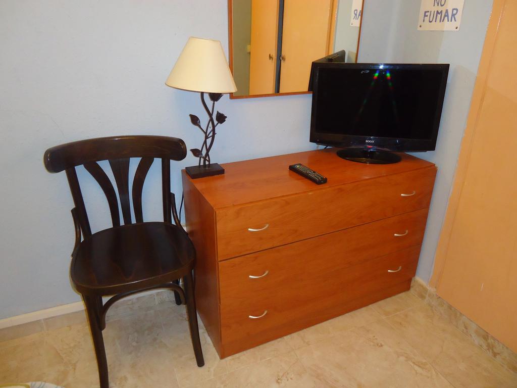 Hotel Pension Mode Lleida Ngoại thất bức ảnh