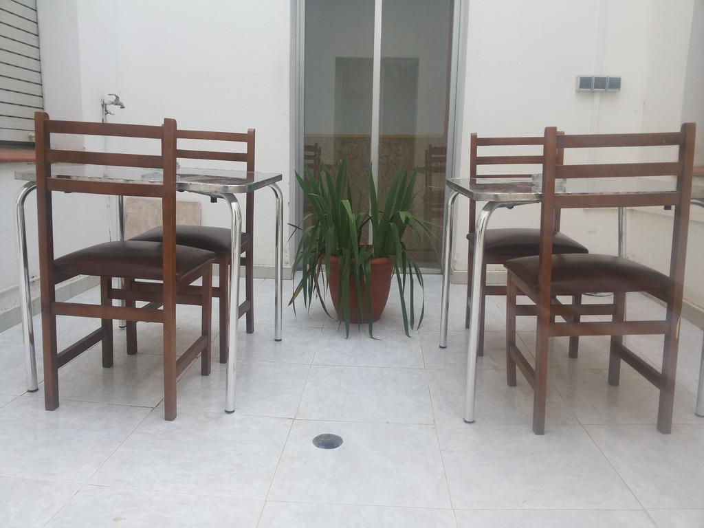 Hotel Pension Mode Lleida Ngoại thất bức ảnh